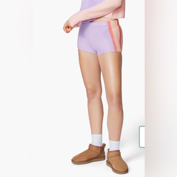 FlorencebyMillsFashion •
Color Block Shortie - Millie
Lavender size S - Picture 3 of 9